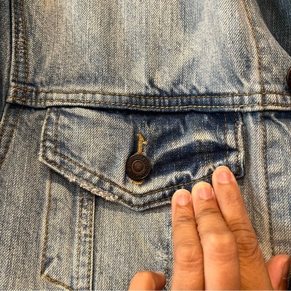 Levi’s Denim Trucker Jacket Size Medium Men’s - Picture 2 of 12